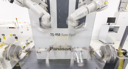robot_welding_super_fast_speed