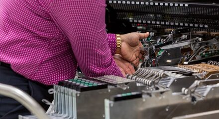 SMT Demo CXC Feeder Hands Featured