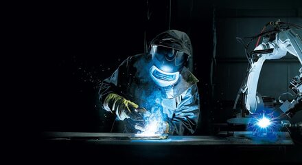 Robot & Welding Solutions - Material Stainless Steel - Hero Banner