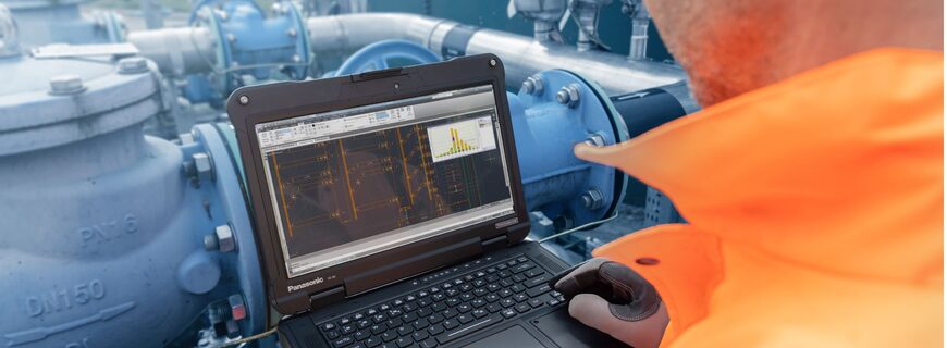 TOUGHBOOK 40 used by worker