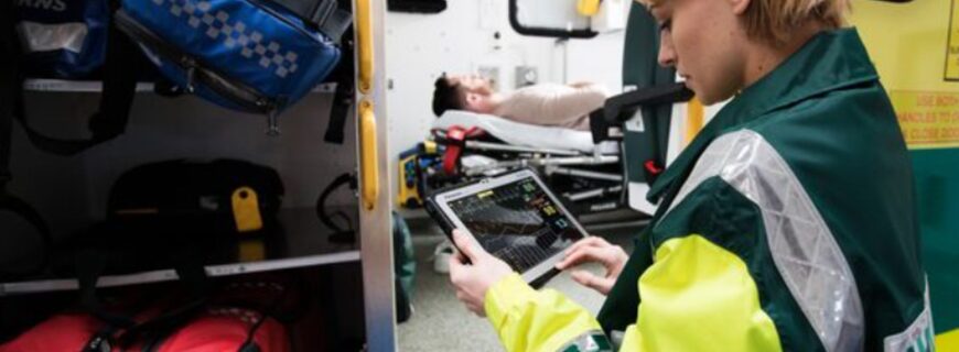 Medic using TOUGHBOOK G2 in ambulance